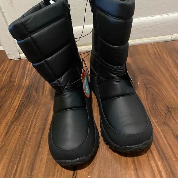 BRAND NEW Magellan Winter Boots! - Picture 3 of 5